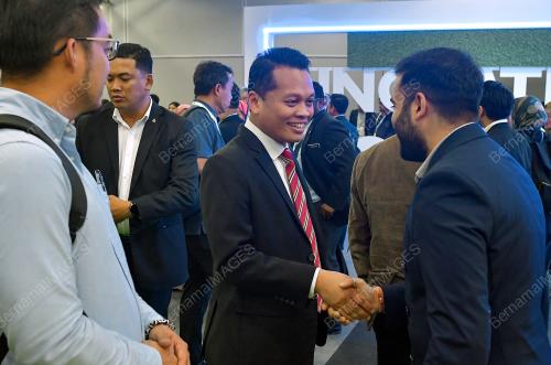 NIIK NAZMI NIK AHMAD
