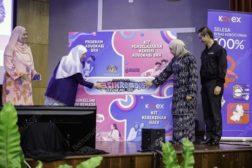 DATUK SERI DR WAN AZIZAH WAN ISMAIL