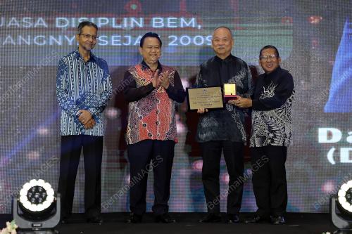 DATUK SERI ALEXANDER NANTA LINGGI