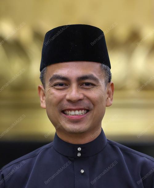 AHMAD FAHMI MOHAMED FADZIL