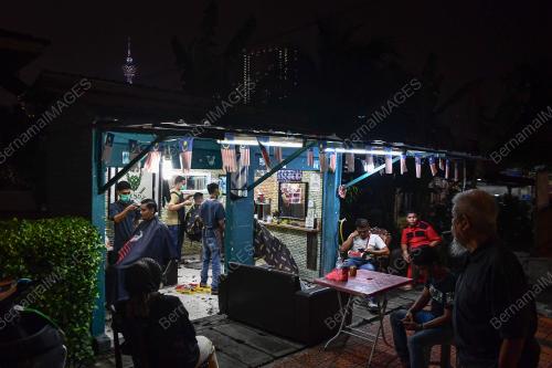 GUNTING RAMBUT AIDILFITRI