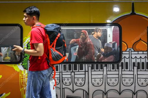 WARGA KOTA PULANG KE KAMPUNG