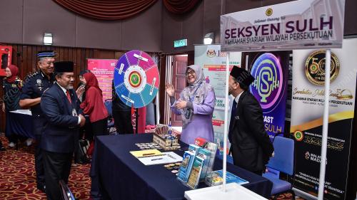 DATUK SERI AZRI AHMAD