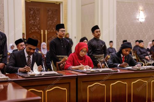 BARISAN TIMBALAN MENTERI BAHARU