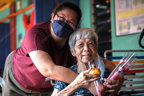 HARI IBU
