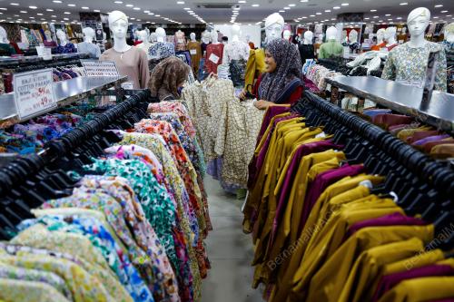 SHOOPING RAYA
