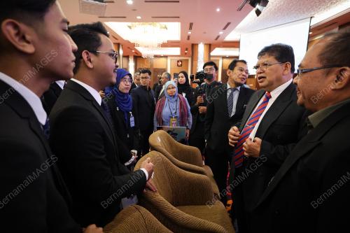 TAN SRI JOHARI ABDUL