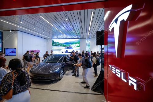MAJLIS PENGENALAN TESLA MODEL 3
