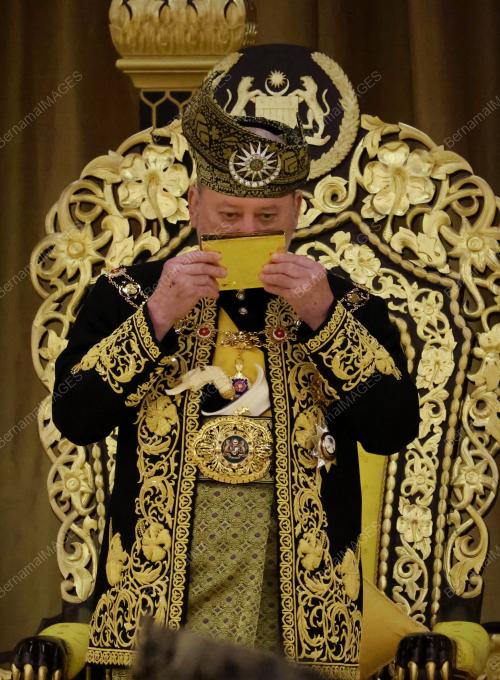 ISTIADAT PERTABALAN YANG DI-PERTUAN AGONG KE-17