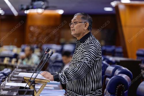 DATUK SERI DR SHAMSUL ANUAR NASARAH