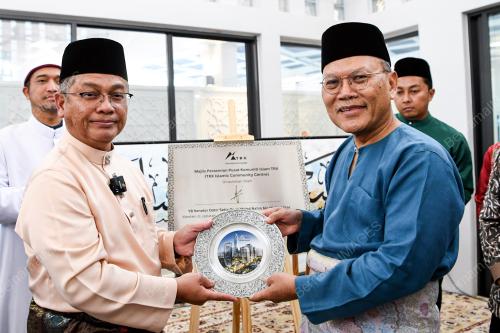 DATUK DR MOHD NA'IM MOKHTAR