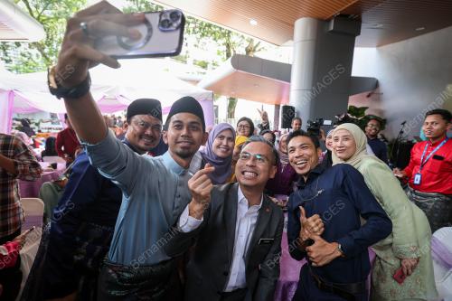 FAHMI FADZIL