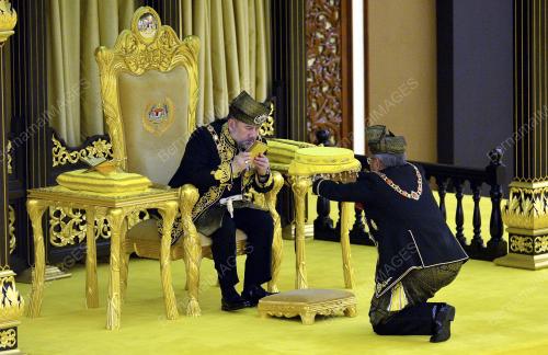 KL81_24042017_AGONG