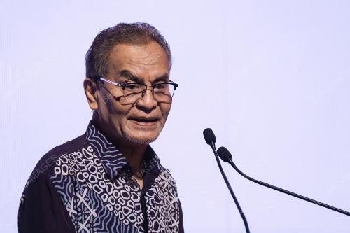DATUK SERI DR DZULKEFLY AHMAD