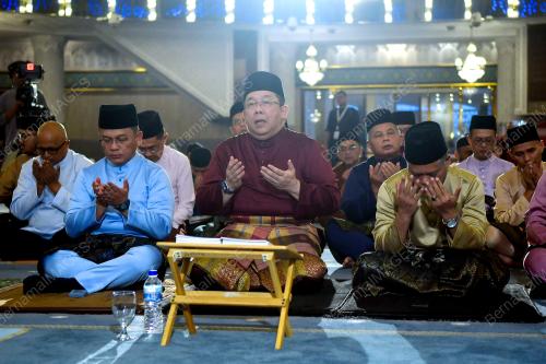 DATUK DR MOHD NAIM MOKHTAR