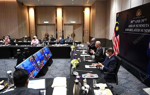 DATUK SERI ISMAIL SABRI YAAKOB