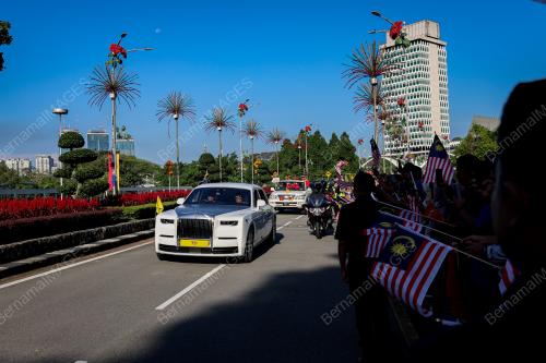AL-SULTAN ABDULLAH RI'AYATUDDIN AL-MUSTAFA BILLAH SHAH