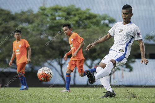 KL82_07122016_DEAF_FOOTBALL