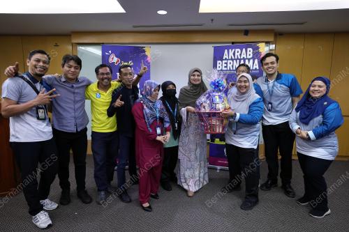 AKRAB BERNAMA