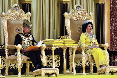 KL82_11042012_AGONG