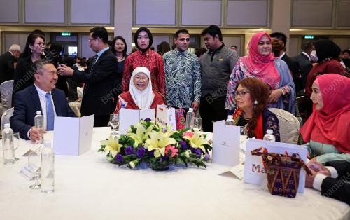 DATUK SERI DR WAN AZIZAH WAN ISMAIL