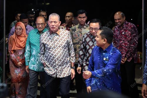 DATUK SERI FADILLAH YUSOF
