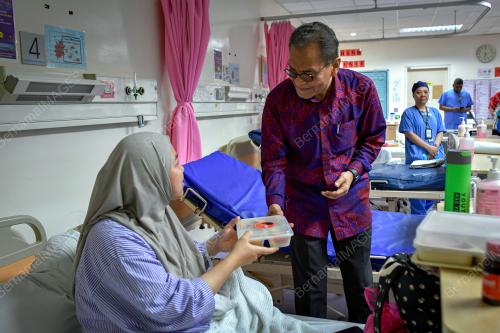 DATUK SERI DR DZULKEFLY AHMAD