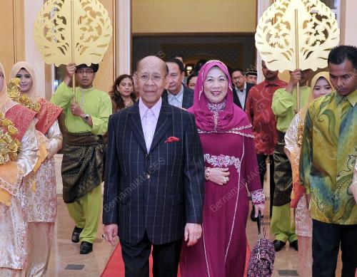 KL82_21112013_AGONG