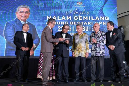 DATUK AARON AGO DAGANG