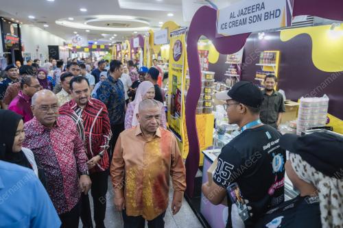DATUK SERI SAARANI MOHAMAD