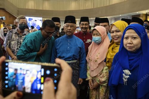 AL-SULTAN ABDULLAH RI'AYATUDDIN AL-MUSTAFA BILLAH SHAH