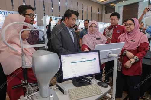 DATUK LUKANISMAN AWANG SAUNI