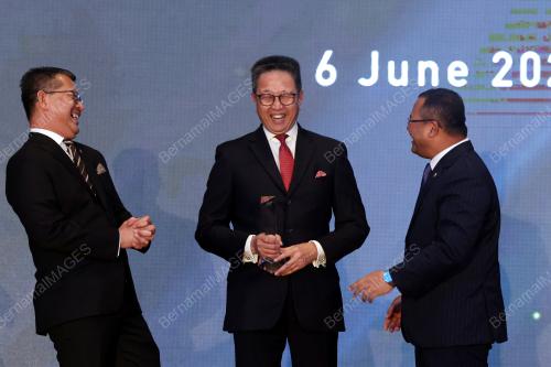 DATUK SERI AMIRUDIN SHARI
