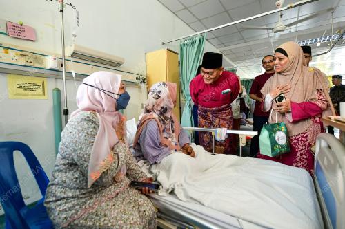 DATUK SERI DR DZULKEFLY AHMAD