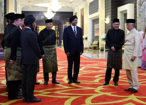 AL-SULTAN ABDULLAH RI'AYATUDDIN AL-MUSTAFA BILLAH SHAH