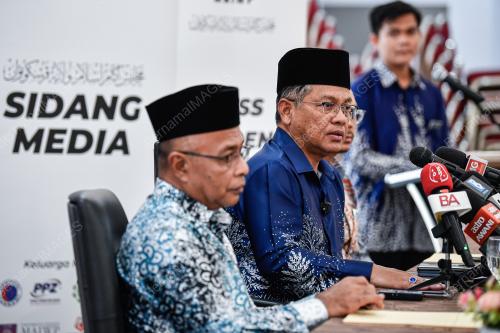 DATUK DR MOHD NA'IM MOKHTAR