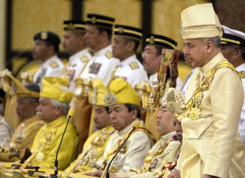 KL83_13122016_AGONG