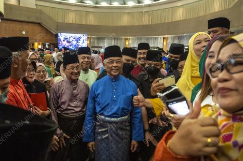 AL-SULTAN ABDULLAH RI'AYATUDDIN AL-MUSTAFA BILLAH SHAH