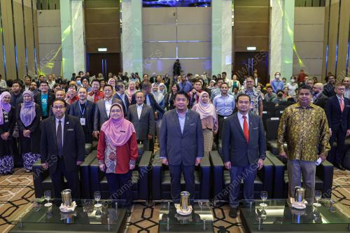 DATUK LUKANISMAN AWANG SAUNI