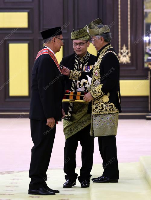 AL-SULTAN ABDULLAH RI'AYATUDDIN AL-MUSTAFA BILLAH SHAH