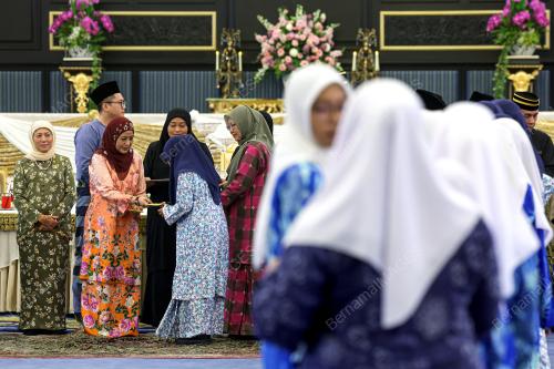 RAJA ZARITH SOFIAH
