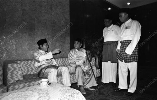 KL84_08072015_MESYUARAT_UMNO