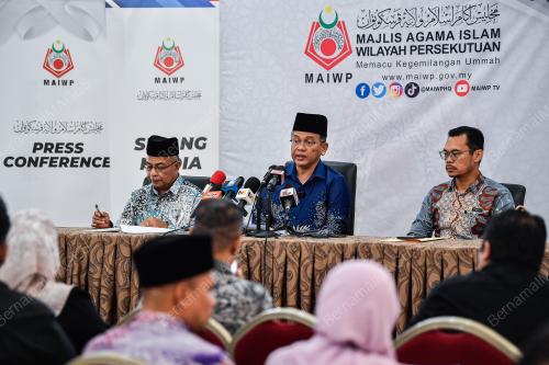 DATUK DR MOHD NA'IM MOKHTAR