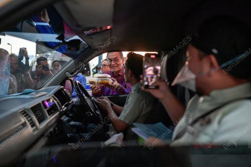 DATUK SERI DR DZULKEFLY AHMAD