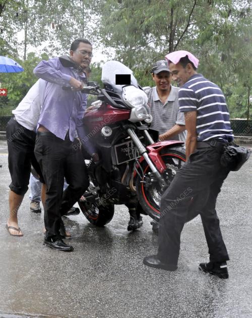 BANJIR KILAT
