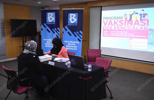 PROGRAM VAKSINASI DOS PENGGALAK UNTUK PETUGAS BERNAMA
