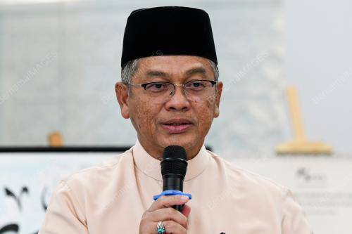 DATUK DR MOHD NA'IM MOKHTAR