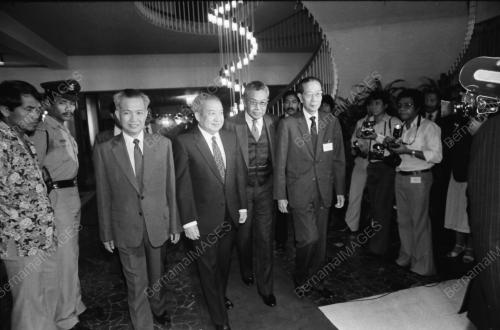 KAMPUCHEA SUMMIT