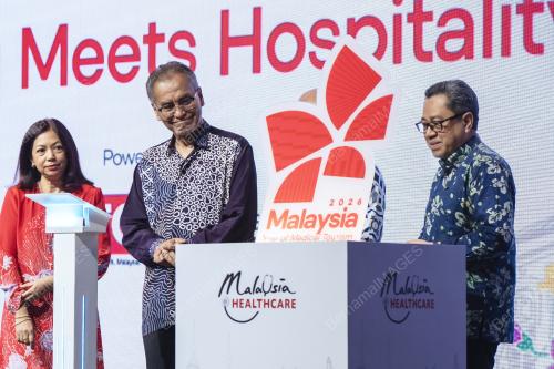 DATUK SERI DR DZULKEFLY AHMAD