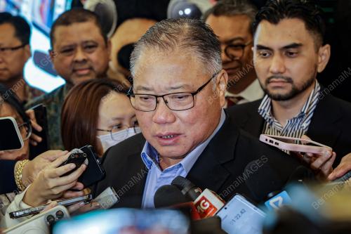 DATUK SERI TIONG KING SING